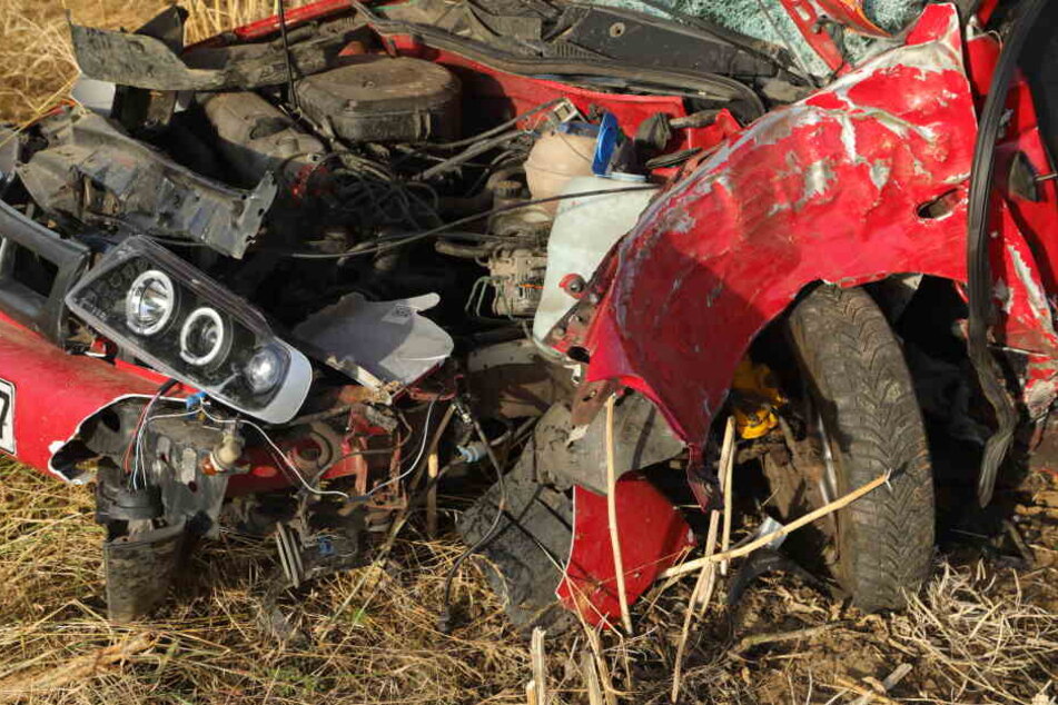 Der Seat wurde beim Crash total zerstört.