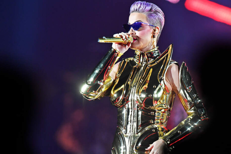 Katy Perry: Sängerin feiert ganz nackt Weihnachten