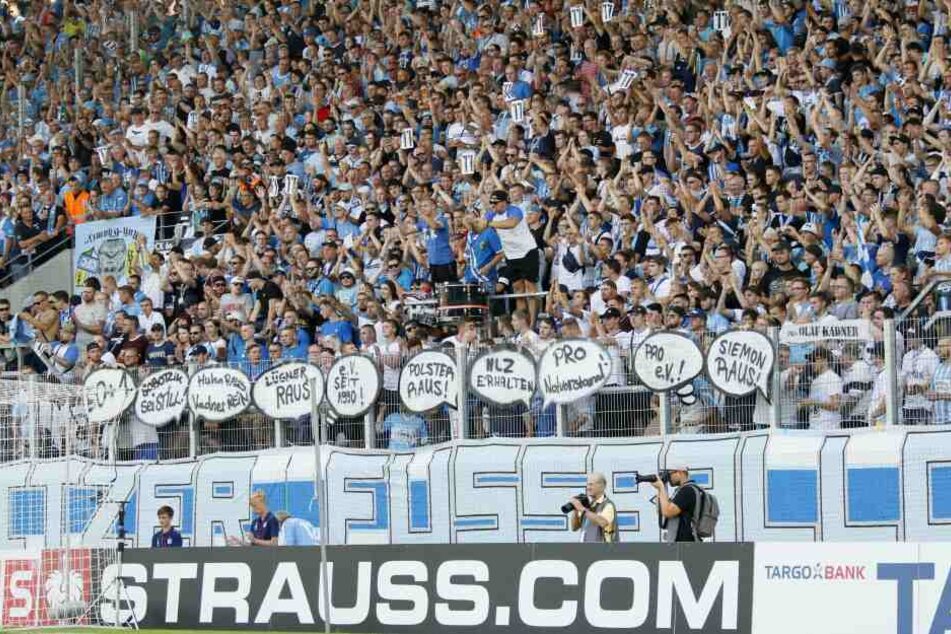 Die Fans protestierten vor dem HSV-Spiel gegen die aktuellen Entwicklungen beim CFC.