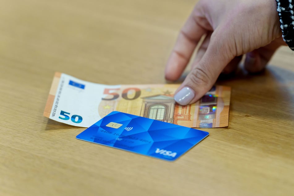 Bargeld kann ausgezahlt werden - aber limitiert.
