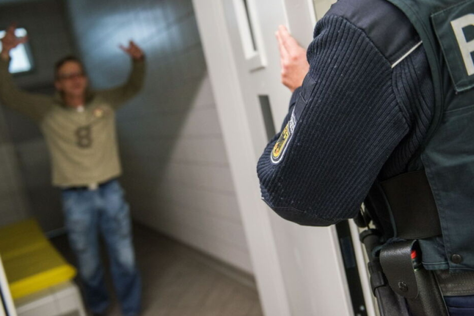 Die Bundespolizei konnte den Dieb festnehmen. (Symbolbild)