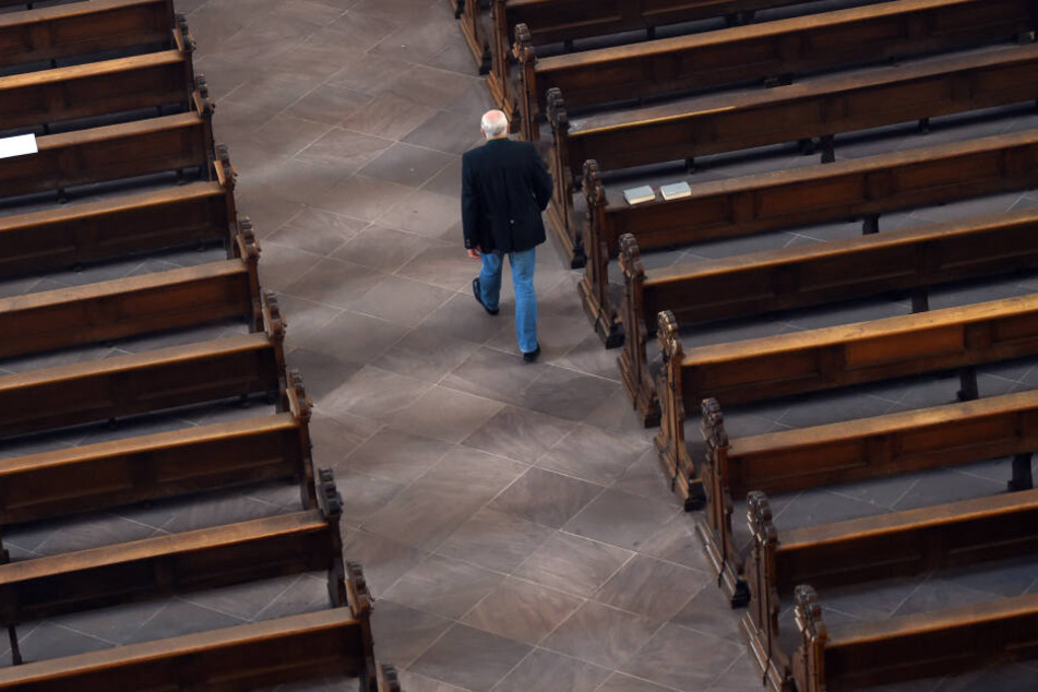 Sowohl die katholische als auch die evangelische Kirche haben mit rückläufigen Mitgliederzahlen zu kämpfen. (Symbolbild)