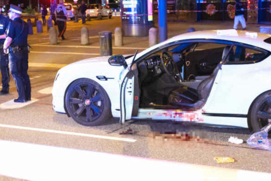 Das Auto, in dem Dariusch F. saß, ist blutüberströmt. (Archivbild)