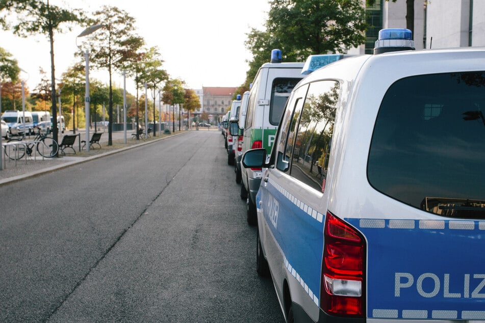 Für den Rollerfahrer kam jede Hilfe zu spät. Die Polizei hat die Ermittlungen aufgenommen. (Symbolbild)