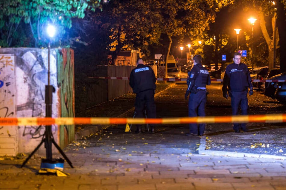 Die Polizei sperrte die Gegend um den Tatort ab.