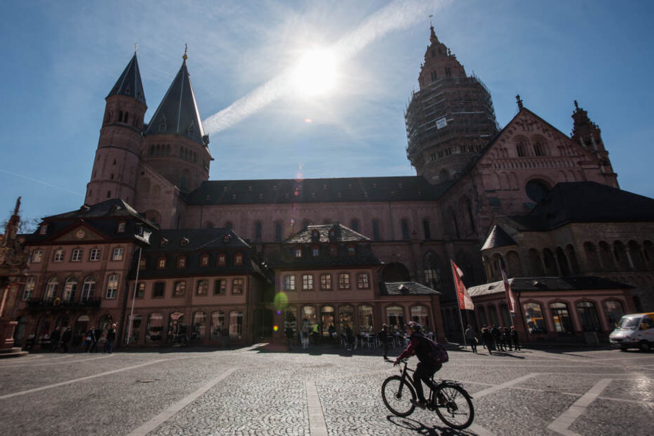 Dem Mainzer Dom dürfte im Normalfall kein ähnlicher Vorfall wie der Kathedrale Notre-Dame drohen.