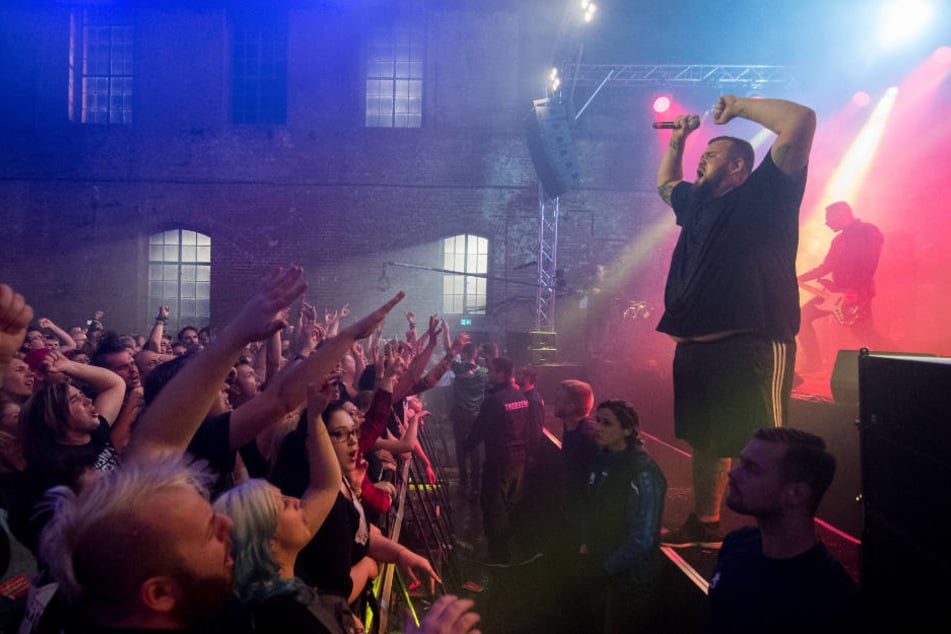 Lange wurde über die Konzertabsage für Feine Sahne Fischfilet im Bauhaus diskutiert. Nun hat die Punkband in der Alten Brauerei Dessau gespielt. Der Bauhaus-Stiftungsrat gibt sich reumütig - aber nur ein wenig. Wird das die Kontroverse beenden?