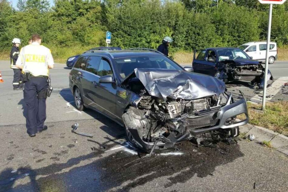 Beide Wagen wurden bei dem Unfall komplett zerstört.