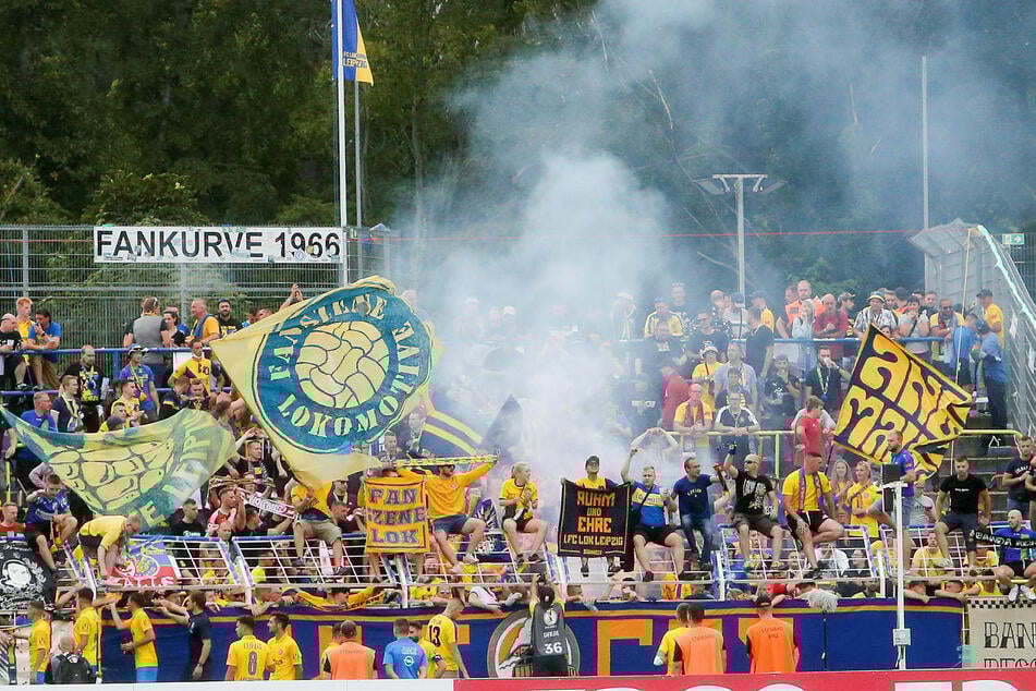 Bei Heimspielen des 1. FC Lokomotive Leipzig im Bruno-Plache-Stadion wird an der 3G-Regel festgehalten.