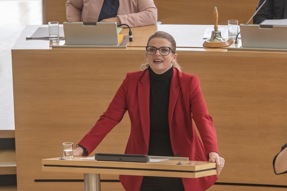 Linke-Fraktions-Chefin Susanne Schaper (48) sieht Reformbedarf in der Verwaltung.