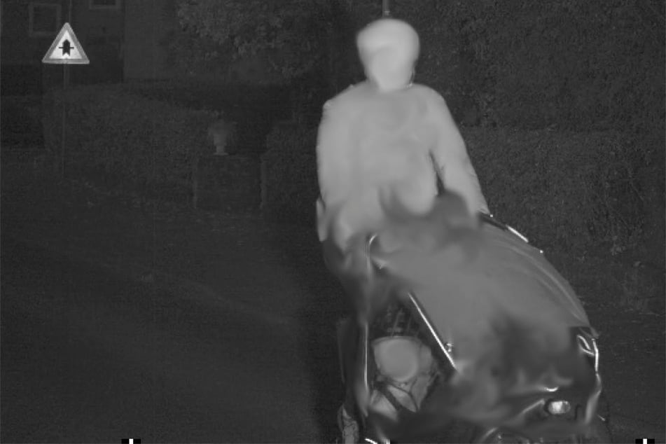 Dieses Blitzerfoto dürfte in der Stadtverwaltung für ordentlich staunende Gesichter gesorgt haben.