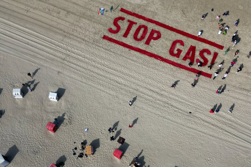 Fridays for Future protestiert an Nordseestrand