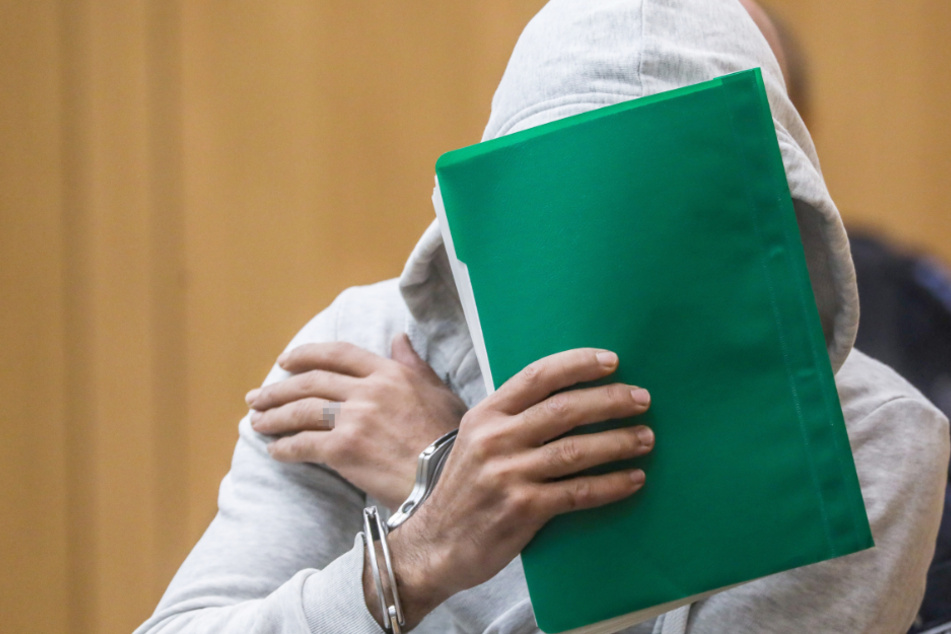 Dieser IS-Terrorist hat gefoltert und Menschen hingerichtet! Jetzt wurde er verurteilt