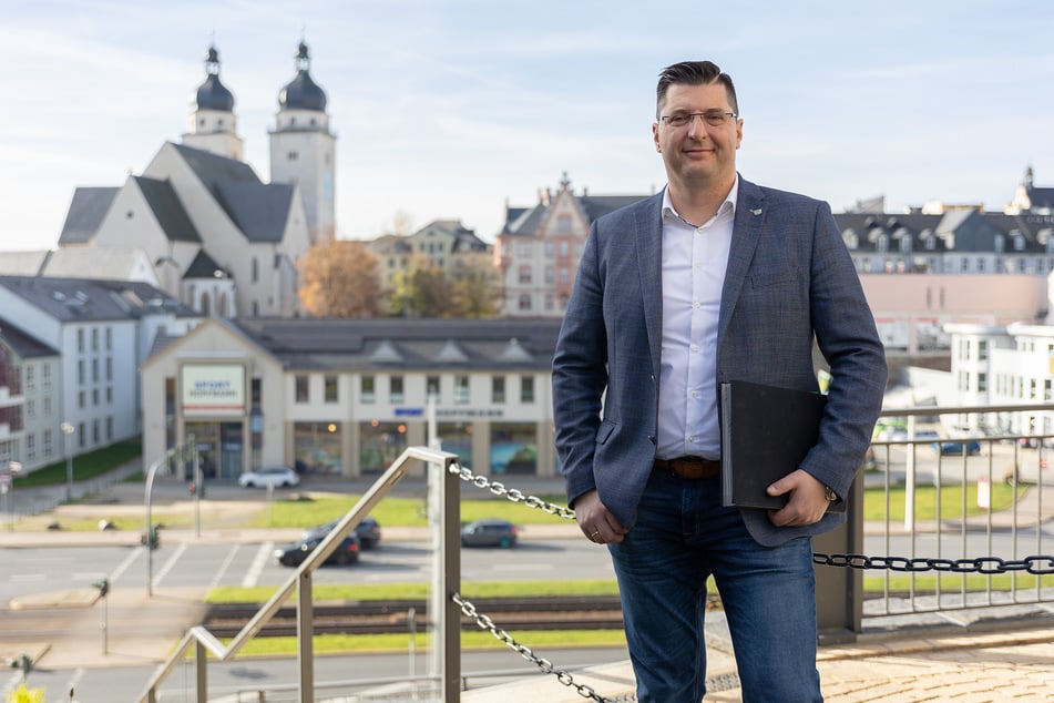 Thomas Hennig (45, CDU) ist neuer Landrat im Vogtland.