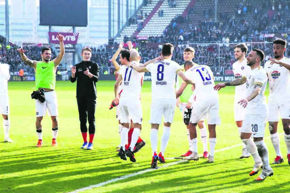Tanzende Veilchen auf St. Pauli! Dieser Sieg war ein echter Befreiungsschlag nach dem missglückten Start.