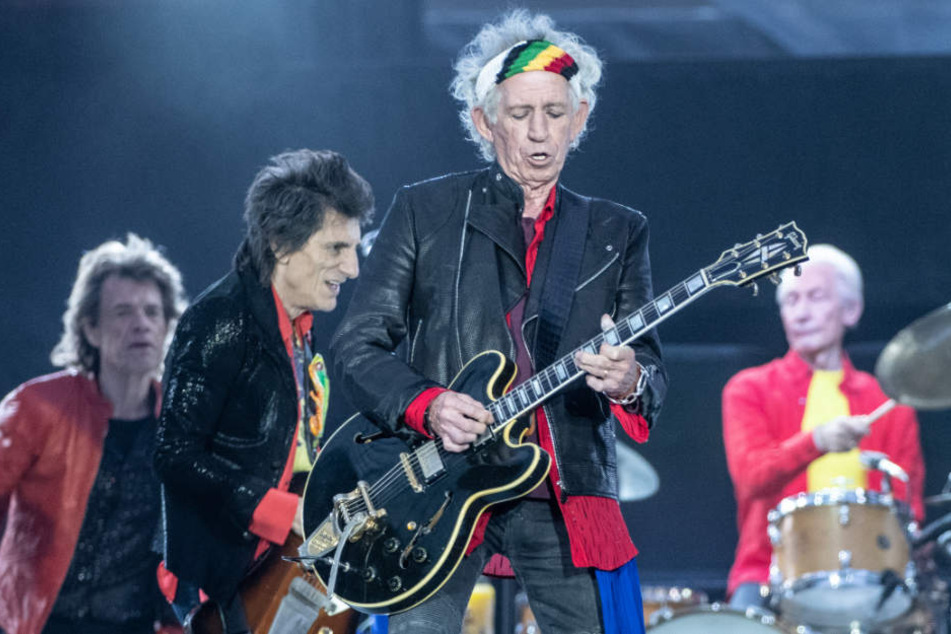 Spielen am Abend in der Mervedes-Benz-Arena (v.l.): Mick Jagger, Ron Wood, Keith Richards und Charlie Watts.