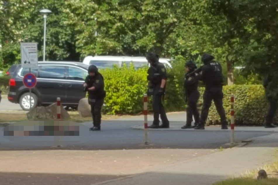 Autoräuber Robert B. (32) wurde am Dienstag von der Polizei im Elbvillenweg niedergeschossen.