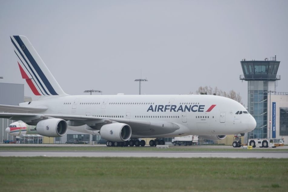 Eine Air-France-Maschine musste wegen des Lecks in Paraguay notlanden. (Symbolbild)