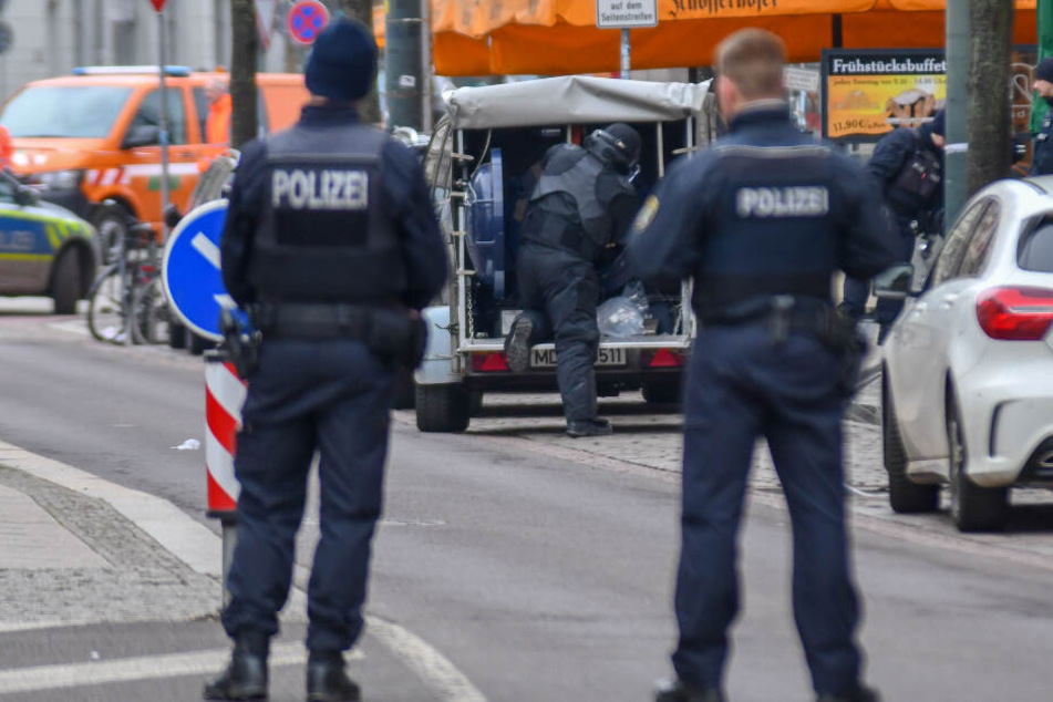 Offenbar ist der Mieter der Wohnung auf der Flucht.