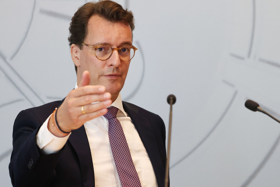 NRW-Ministerpräsident Hendrik Wüst (47, CDU) drängt auf eine starke Lösung beim Entlastungspaket.