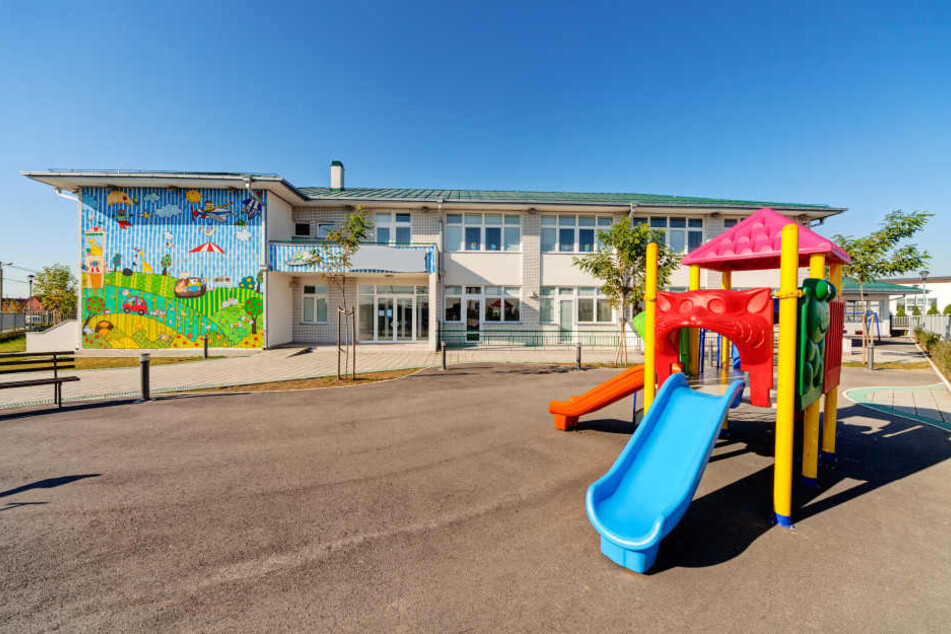 Die Tat ereignete sich auf einem Schulhof an der Herseler Straße in Bonn (Symbolbild).