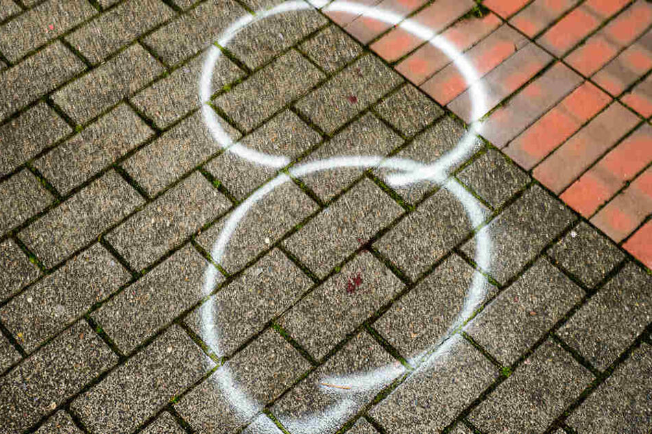 An zahlreichen Stellen wurden kleine Blutspritzer entdeckt.