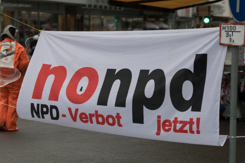 Auch Gegendemonstranten versammelten sich in Büdingen.