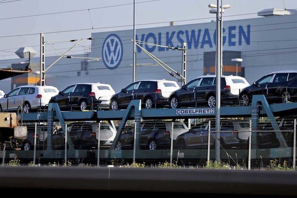 Die Umstellung auf Elektroautos bei VW bringt Zuliefererbetriebe in wirtschaftliche Schwierigkeiten.