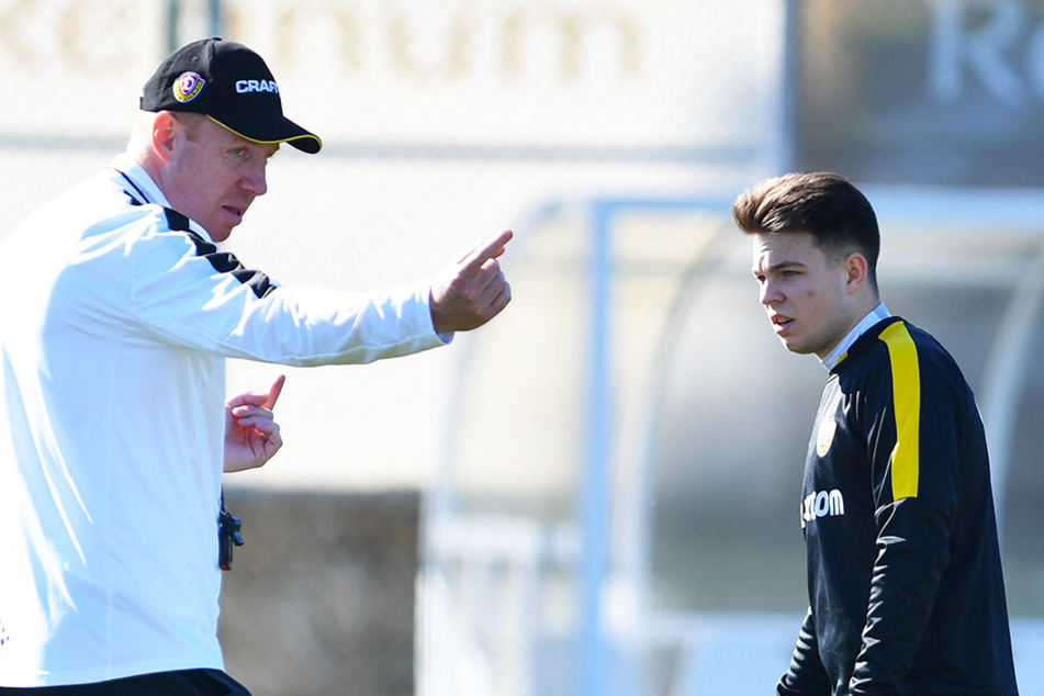 Wichtige Hinweise! Der Tscheche Vasil Kusej (r.) lauscht den Worten von Coach Maik Walpurgis.