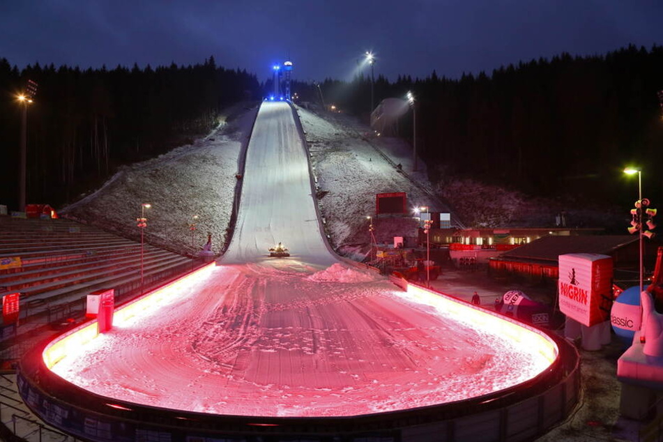 Am Wochenende findet in der Vogtland Arena in Klingenthal der Skisprung-Weltcup statt.