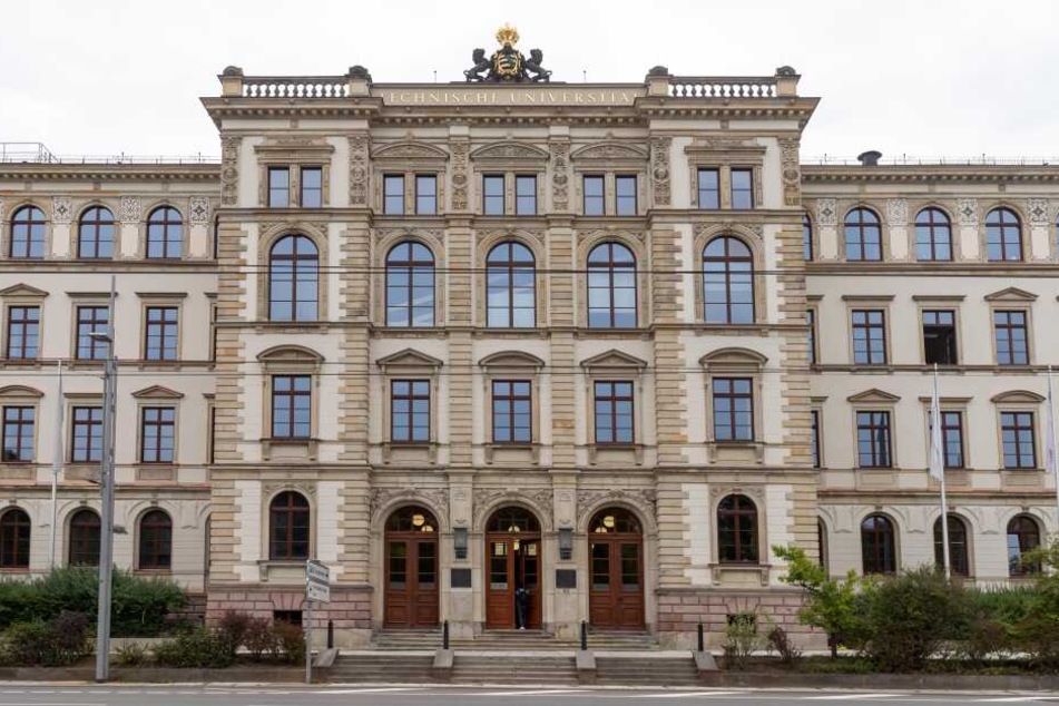 Der Böttcher-Bau der TU Chemnitz in der Straße der Nationen.