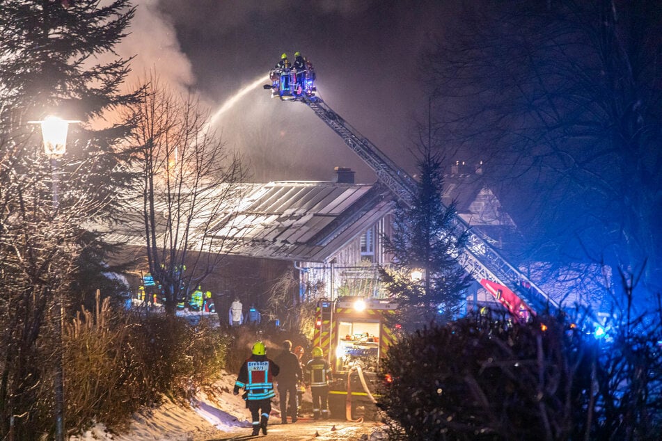 In der Nacht zu Montag brach der Brand in dem Wohnhaus aus.