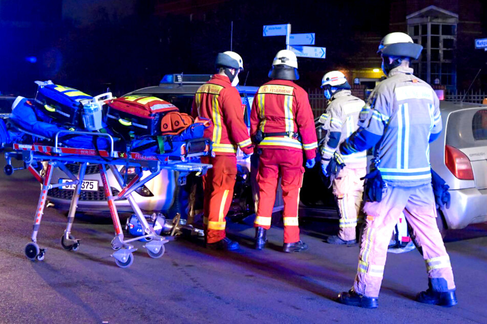 Citroën kracht in Polizeiauto: Zwei Beamte im Krankenhaus!