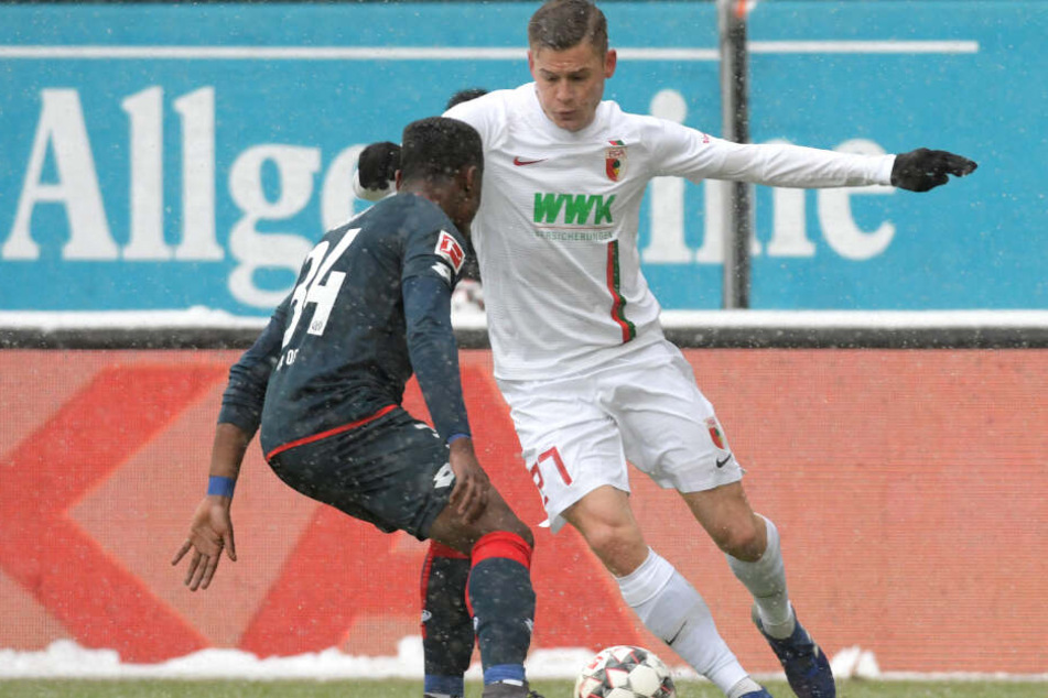 Hat in dieser Saison in 16 Bundesligaspielen zehn Treffer erzielt und wird der TSG zu schaffen machen: Augsburgs Stürmer Alfreð Finnbogason.
