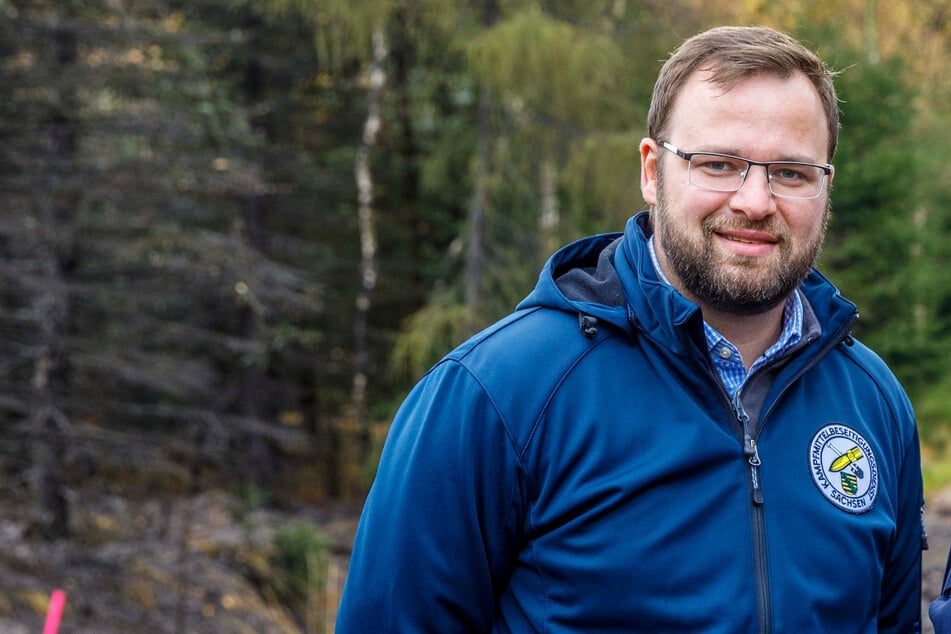 André Mauermeister (43), Chef des Kampfmittelbeseitigungsdienstes Sachsen, will die Sicherheit bei den Abrissarbeiten der Dresdner Carolabrücke prüfen lassen.