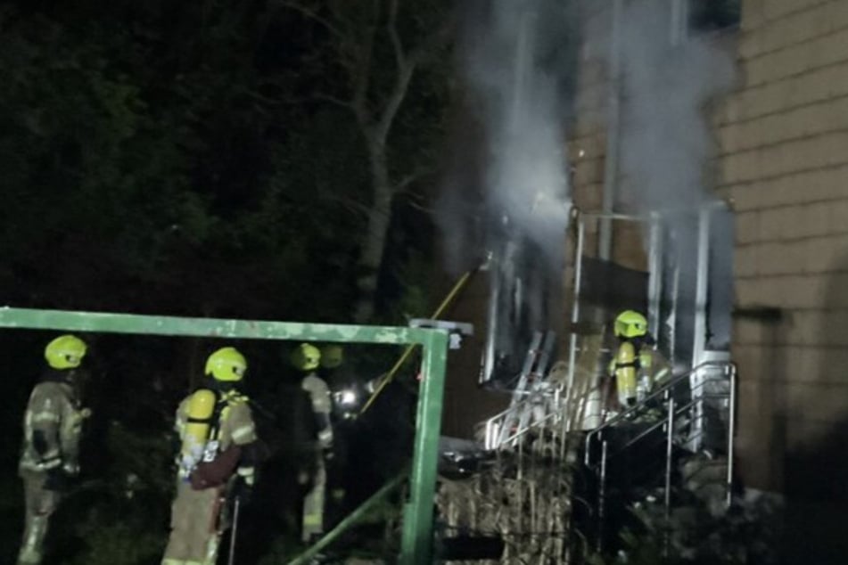 Berlin: Wohnung brennt in Kladow komplett aus – ein Schwerverletzter