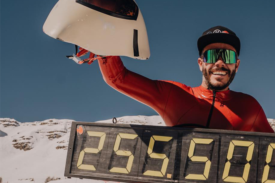 Schnell, schneller, Simone Billy: Extrem-Skifahrer stellt neuen Pisten-Weltrekord auf!