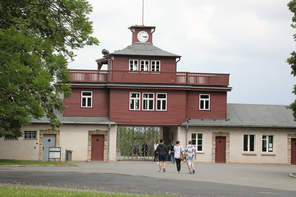 Wegen der 2G-Regel bekommt die KZ-Gedenkstätte Buchenwald einige Hassmails.
