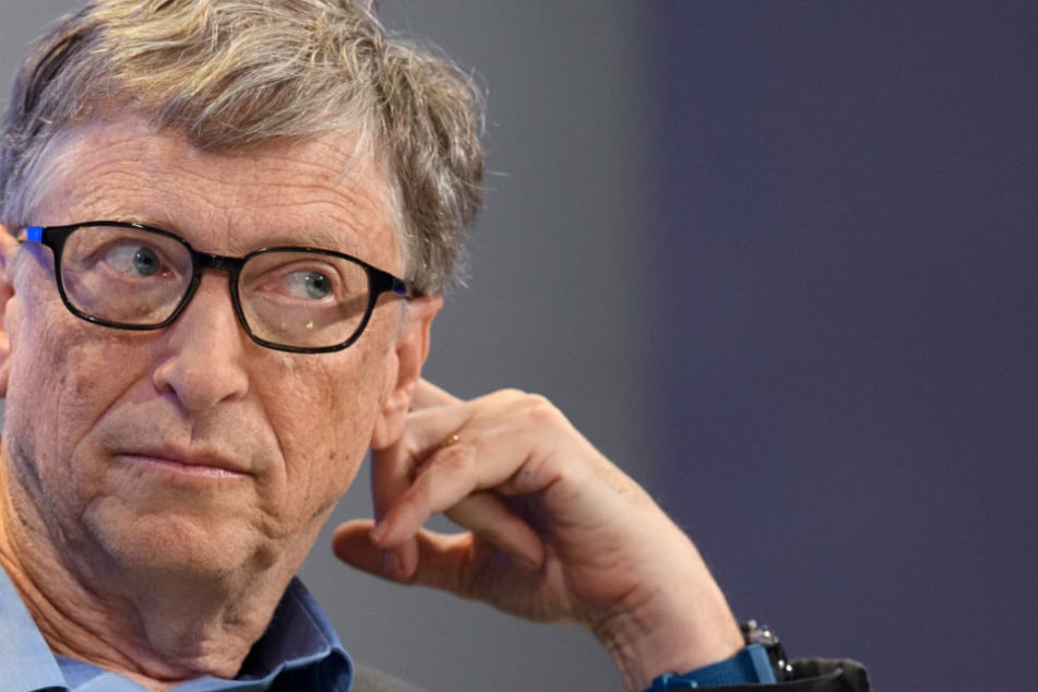 Bill Gates (65) rangiert auf Platz 3, während Jeff Bezos nach wie vor als reichster Mensch der Welt gehandelt wird.