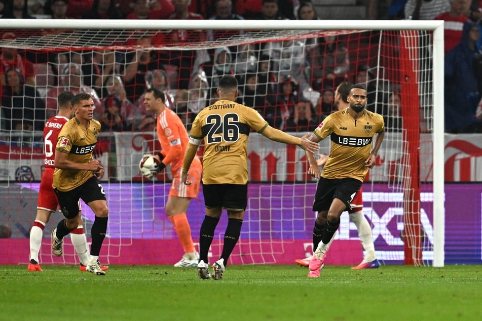 1:1-Torschütze Josha Vagnoman (25, r.) macht die Begegnung wieder spannend.