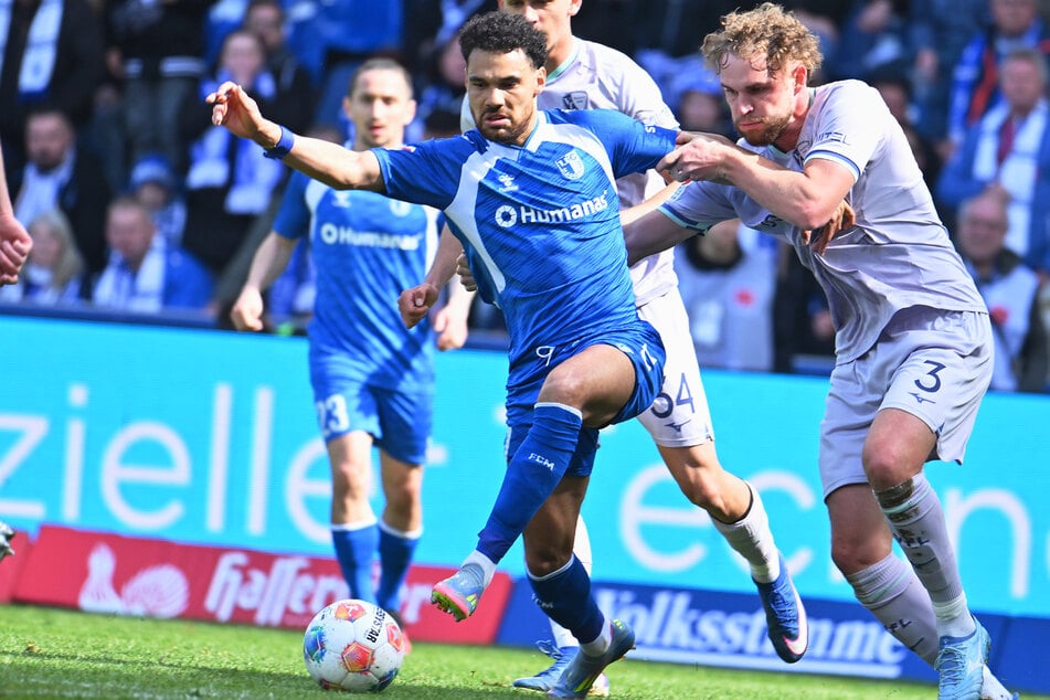 Der Ex-Bochumer Herbert Bockhorn (m., 31) leitete die frühe Führung mit ein.