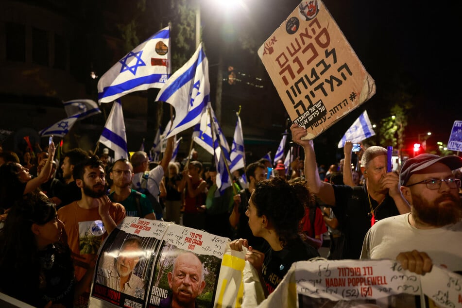 Thousands of Israelis turn out for protest against Netanyahu's government