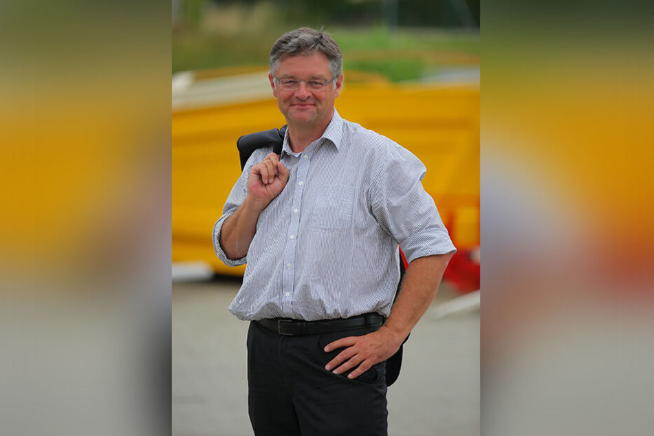 FDP-Landes-Chef und Spitzenkandidat seiner Partei, Holger Zastrow (50). Zu einer künftigen Regierungsbeteiligung sagt er: Ja, auch mit den Grünen. Dann aber wolle die FDP den Preis für den Kohle-Ausstieg richtig nach oben treiben.