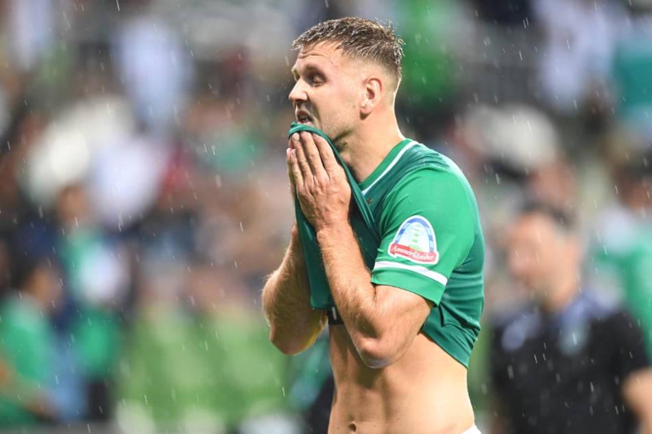 Der frustrierte Niclas Füllkrug (28) sorgte nach dem Debakel gegen Darmstadt für einen Skandal hinter den Kulissen des SV Werder Bremen.