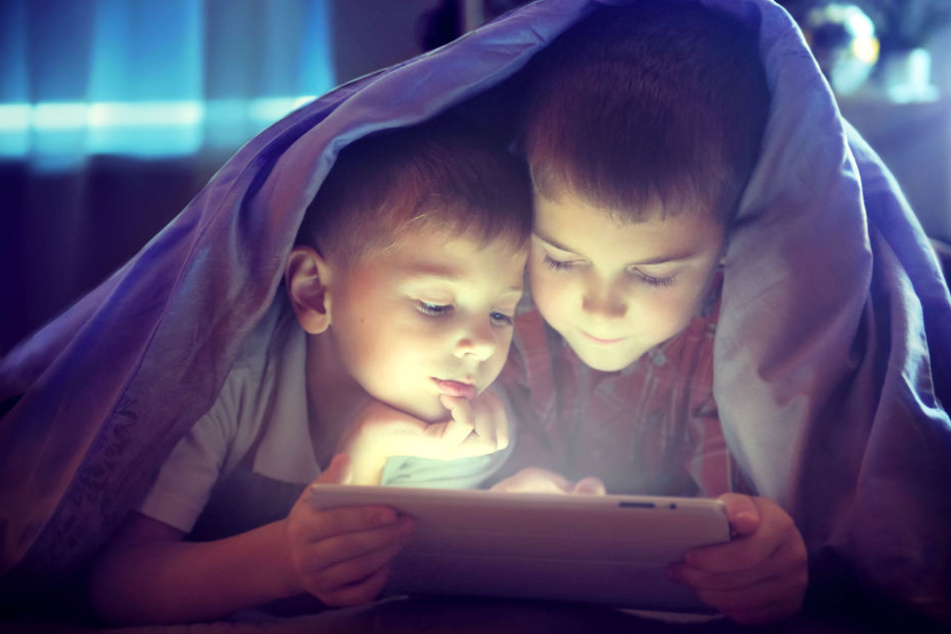 Schon in jungen Jahren lernen die Kinder von heute den Umgang mit dem Tablet. (Symbolbild)