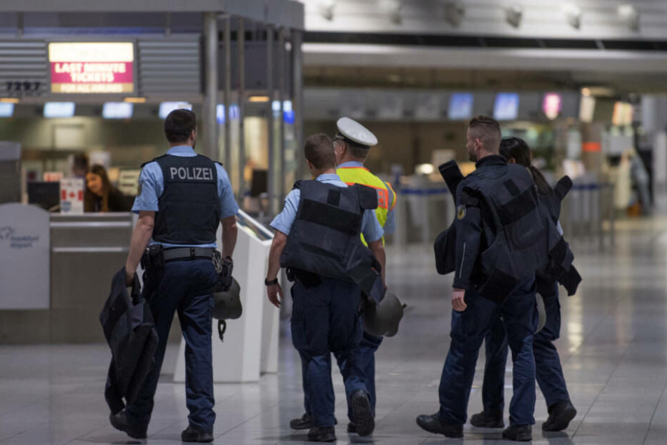 Nachdem die Bundespolizisten das Paket geröntgt hatten, konnten sie Entwarnung geben (Archivbild).