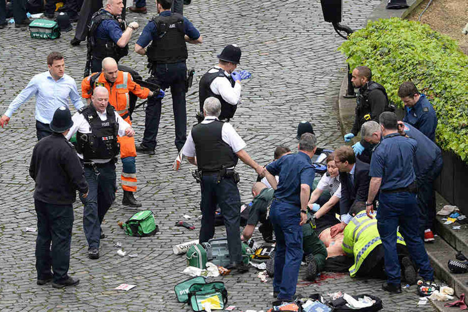 Bei dem Anschlag wurden mindestens vier Menschen getötet, 20 wurden verletzt.