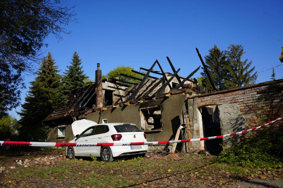 Die Feuerwehr konnte den Brand zwar löschen, die Hauseigentümerin (†68) aber nicht mehr retten.