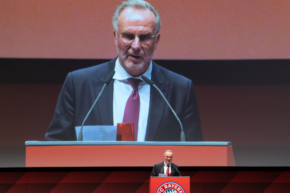 Bei der Jahreshauptversammlung machte Karl-Heinz Rummenigge nochmal klar: Flick bleibt bis Weihnachten - und vielleicht darüber hinaus. (Archiv)