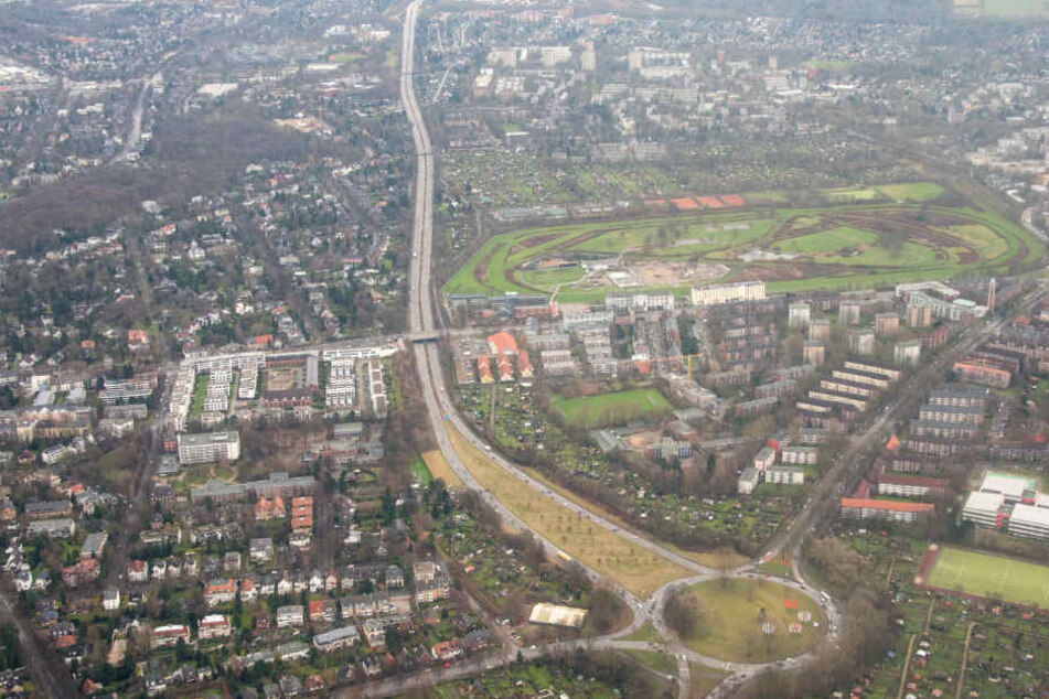Vom Horner Kreisel (unten rechts) bis Kreuz Ost wird die Fahrbahn der A24 erneuert.